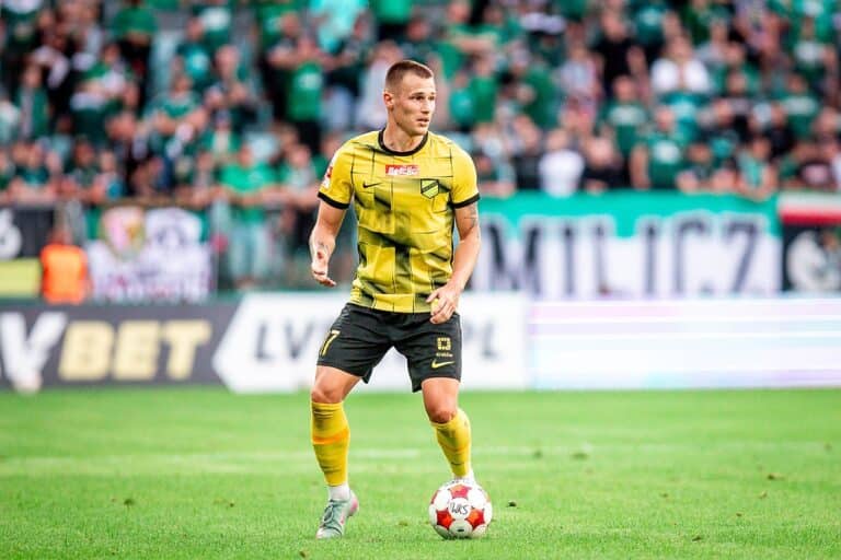 Wieczysta Kraków – Polonia Warszawa: typy, kursy, analiza (02.03.26)