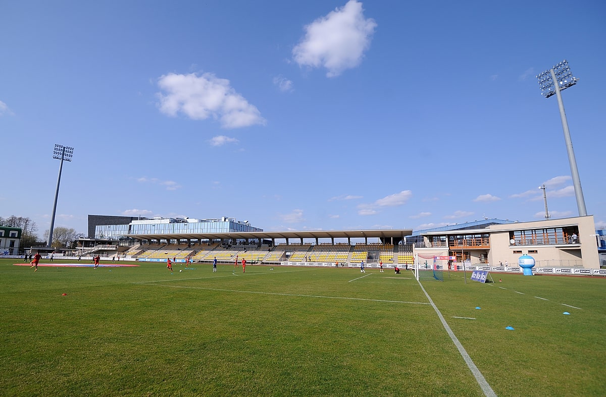 Znicz Pruszków — stadion