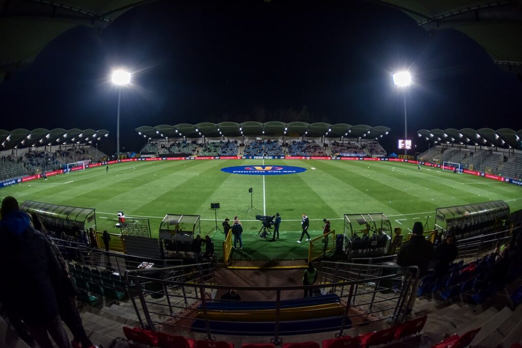 Miedź Legnica, stadion