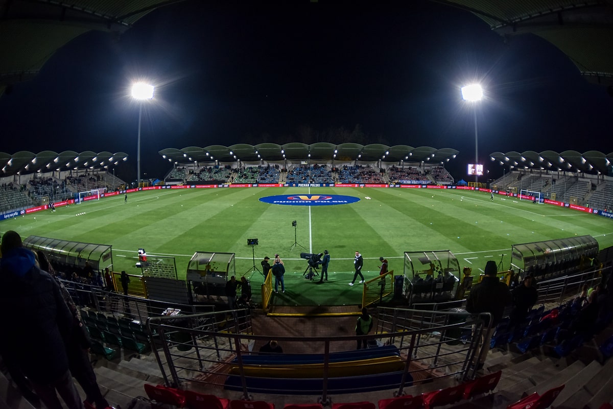 Miedź Legnica — stadion